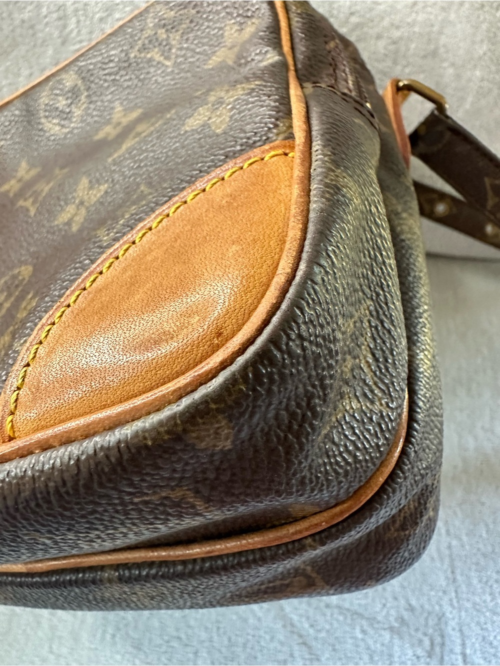 Louis Vuitton Vintage Amazone Monogram Crossbody Bag 1992 🤎 - Picture 6 of 16